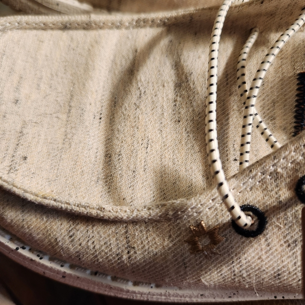 Hey Dude Beige Canvas Slip-On Shoes with Tan Accents Like New Ladies Size 6 - Picture 4 of 9